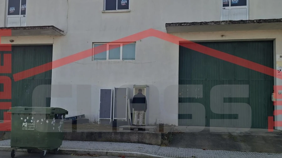Armazém para Venda em Mogadouro, Valverde, Vale de Porco e Vilar de Rei
