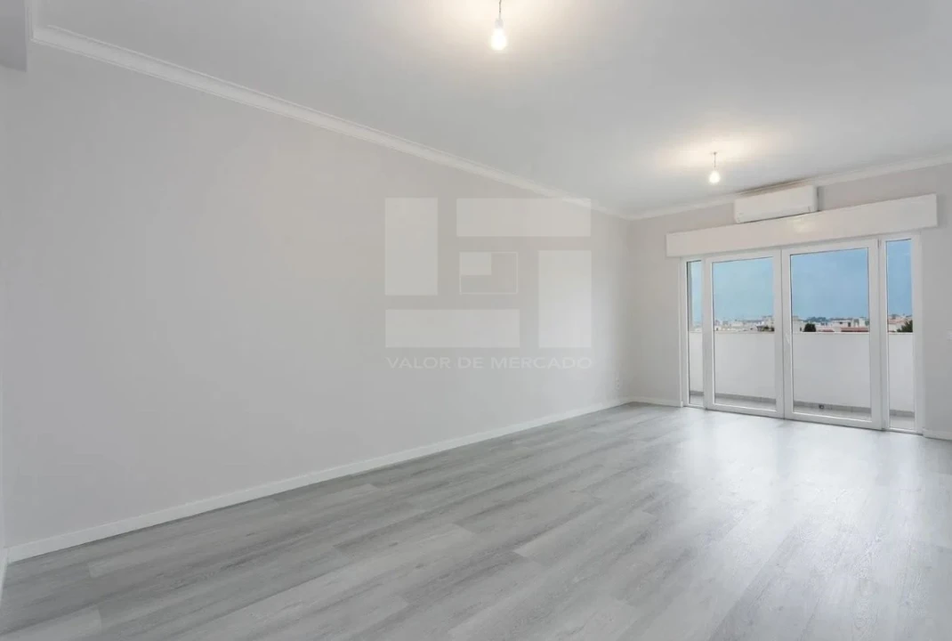 Apartamento T2 para Venda em Quarteira Foto 1