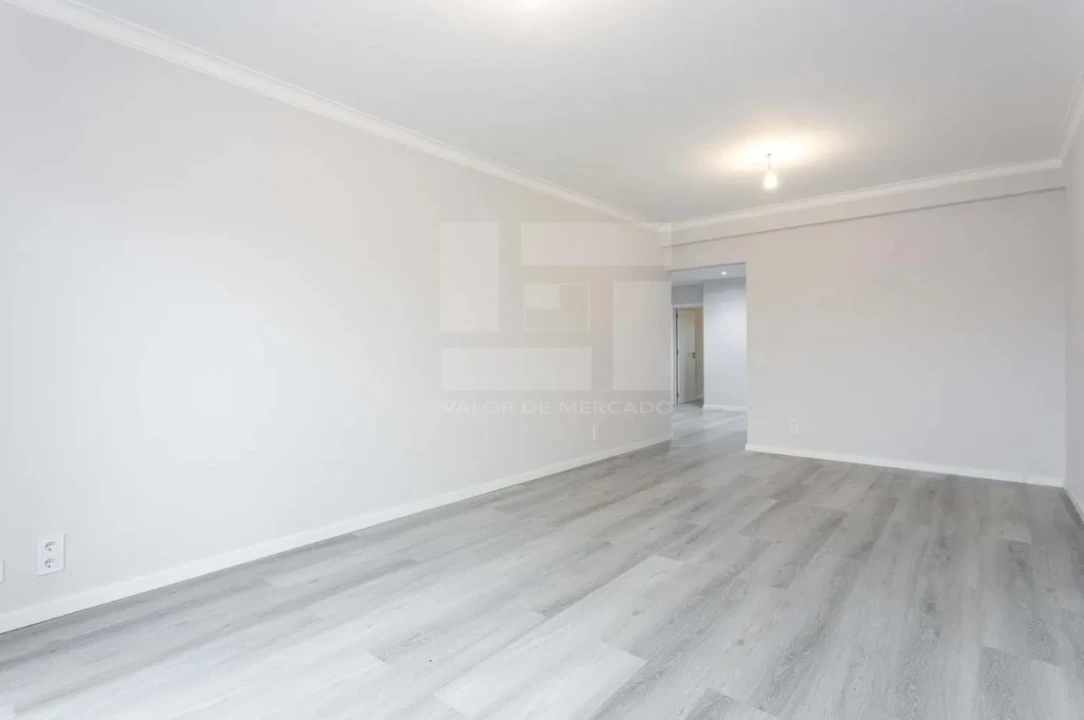Apartamento T2 para Venda em Quarteira Foto 2