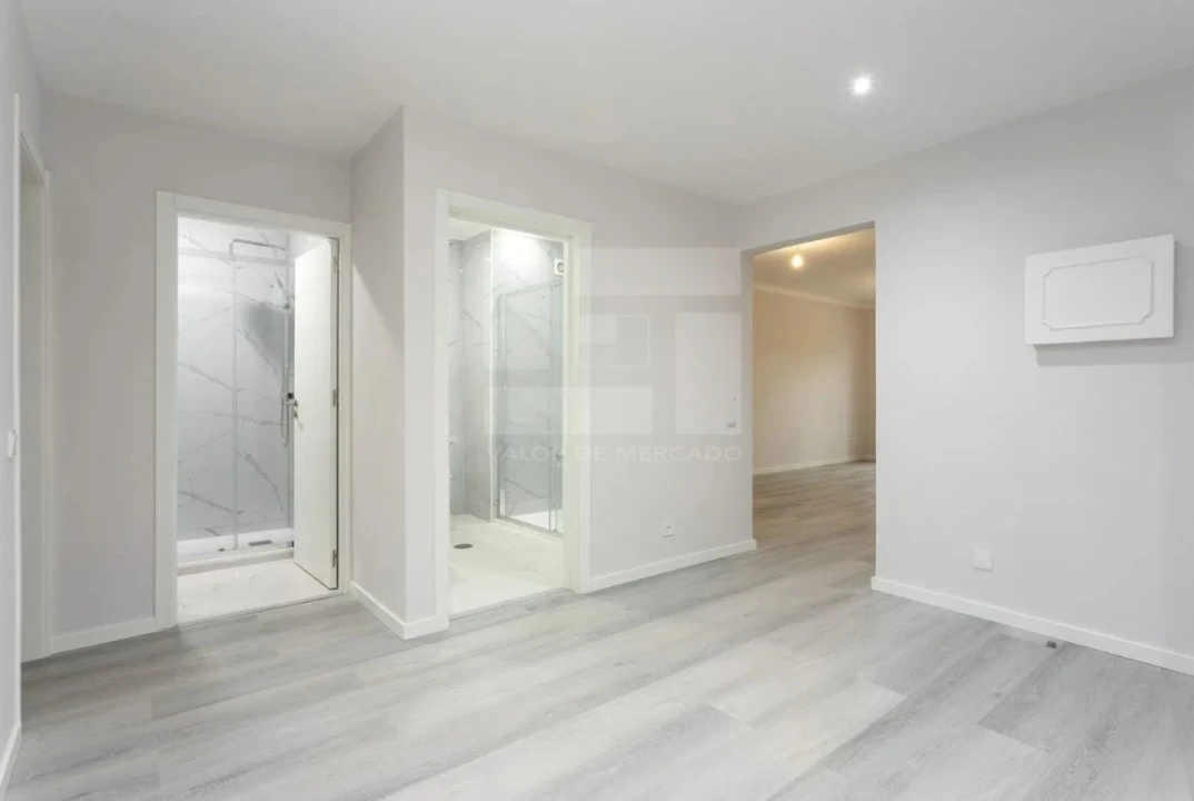 Apartamento T2 para Venda em Quarteira Foto 6