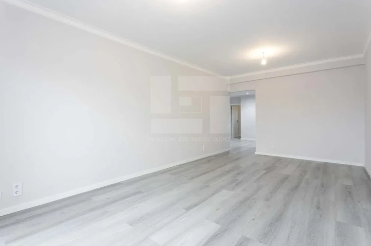 Apartamento T2 para Venda em Quarteira Foto 2