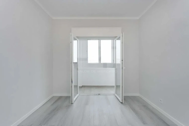 Apartamento T2 para Venda em Quarteira Foto 10