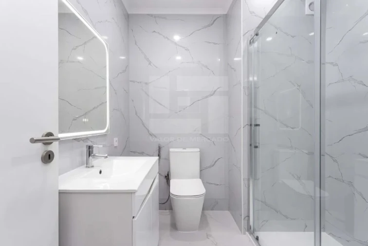 Apartamento T2 para Venda em Quarteira Foto 13