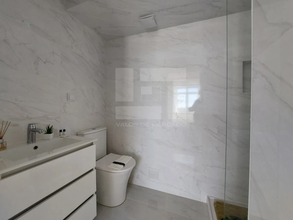 Apartamento T3 para Venda em Benfica Foto 22