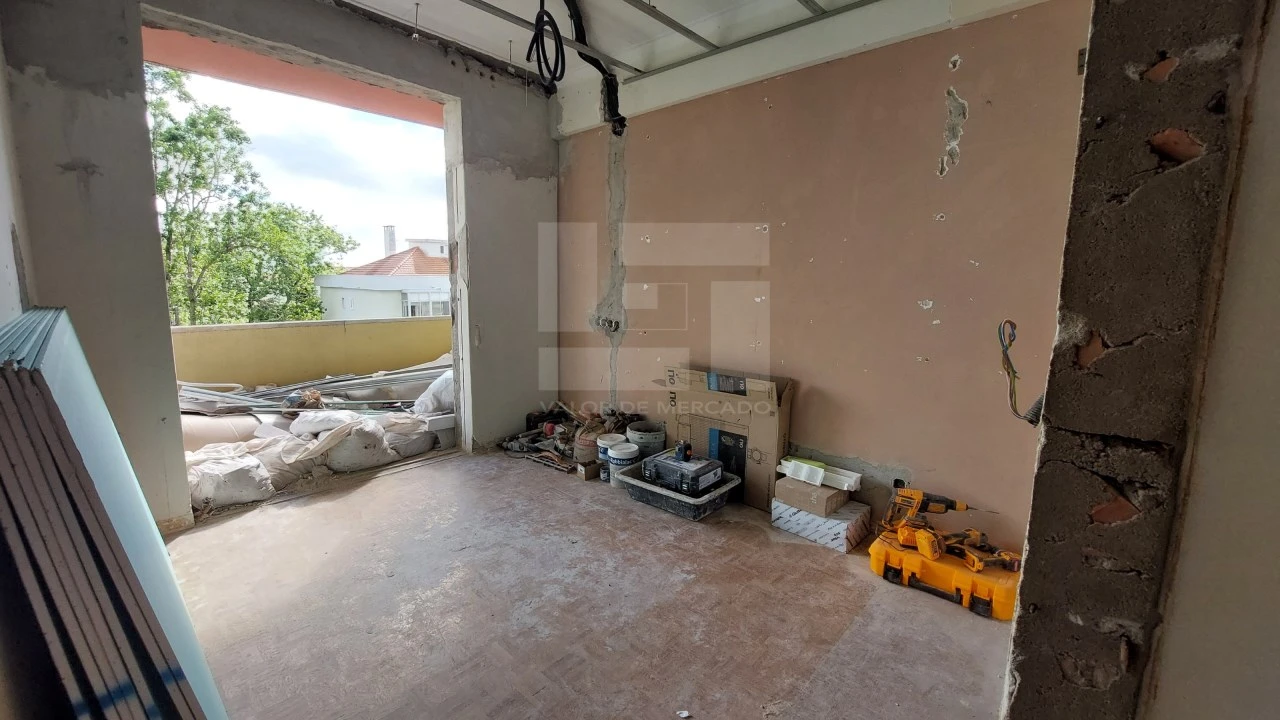 Apartamento T3 para Venda em Benfica Foto 5