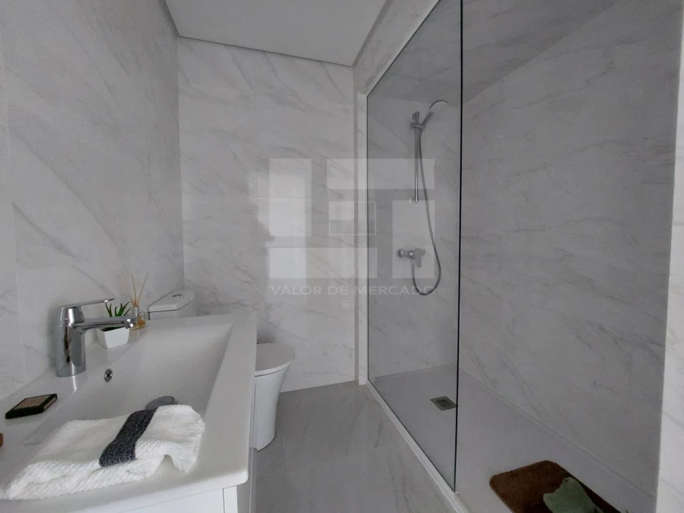 Apartamento T3 para Venda em Benfica Foto 21