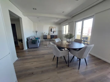 Apartamento T3 para Venda em Benfica