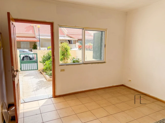 Apartamento T1 para Venda em Caniço Foto 4