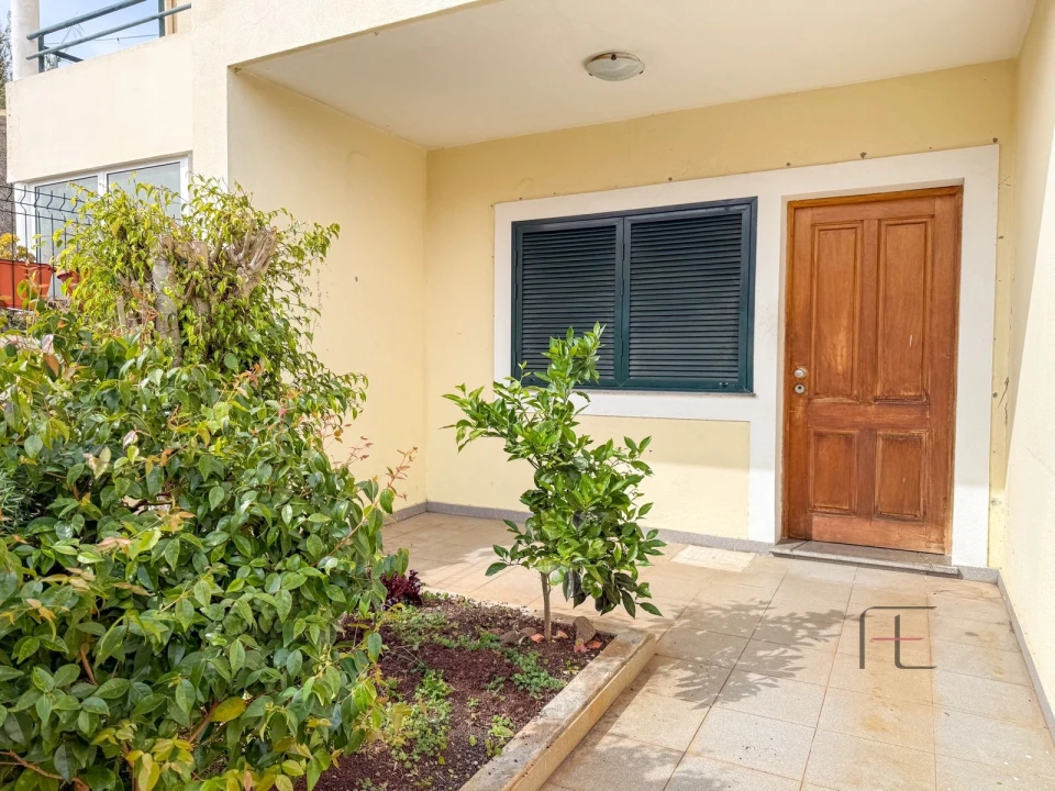 Apartamento T1 para Venda em Caniço Foto 2