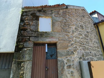 Moradia T3 para Venda em Santa Marinha e São Martinho