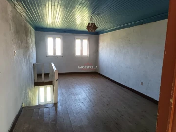 Moradia T3 para Venda em Santa Marinha e São Martinho