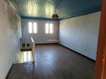 Moradia T3 para Venda em Santa Marinha e São Martinho