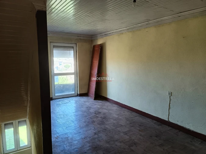 Moradia T3 para Venda em Santa Marinha e São Martinho Foto 5