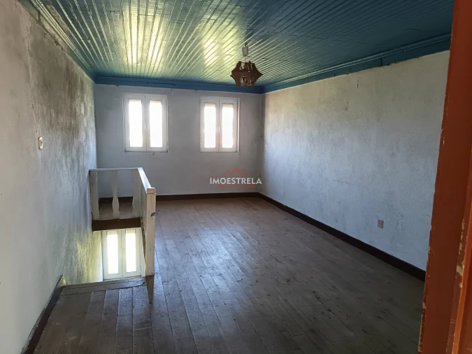 Moradia T3 para Venda em Santa Marinha e São Martinho Foto 8