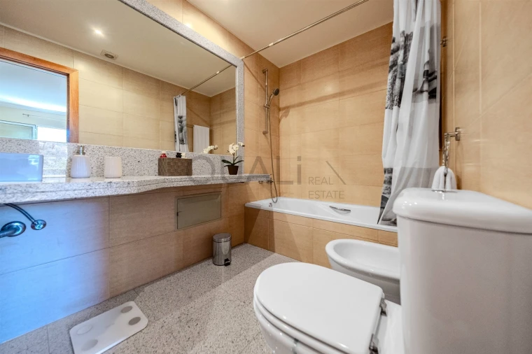 Apartamento T2 para Venda em Santo Antonio Foto 6