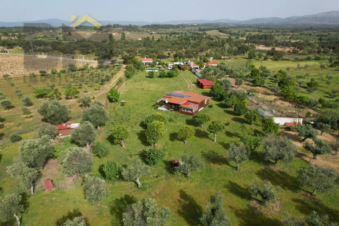 Quinta T0 para Venda em Tinalhas Foto 1