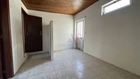 Moradia T3 para Venda em O. Azeméis, Riba-Ul, Ul, Macinhata Seixa, Madail