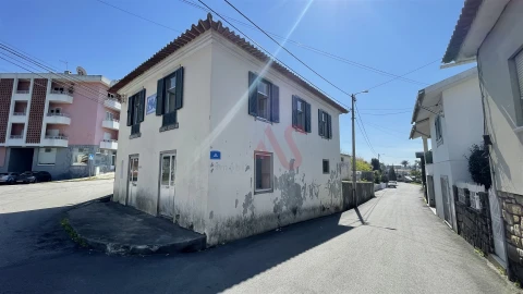 Moradia T3 para Venda em O. Azeméis, Riba-Ul, Ul, Macinhata Seixa, Madail