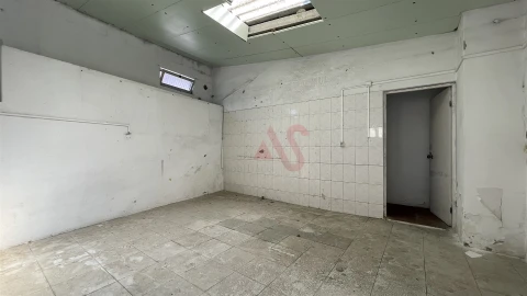 Moradia T3 para Venda em O. Azeméis, Riba-Ul, Ul, Macinhata Seixa, Madail