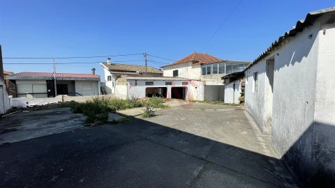 Moradia T3 para Venda em O. Azeméis, Riba-Ul, Ul, Macinhata Seixa, Madail