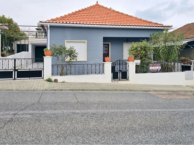 Moradia T4 para Venda em Torres Novas (Santa Maria, Salvador e Santiago) Foto 2