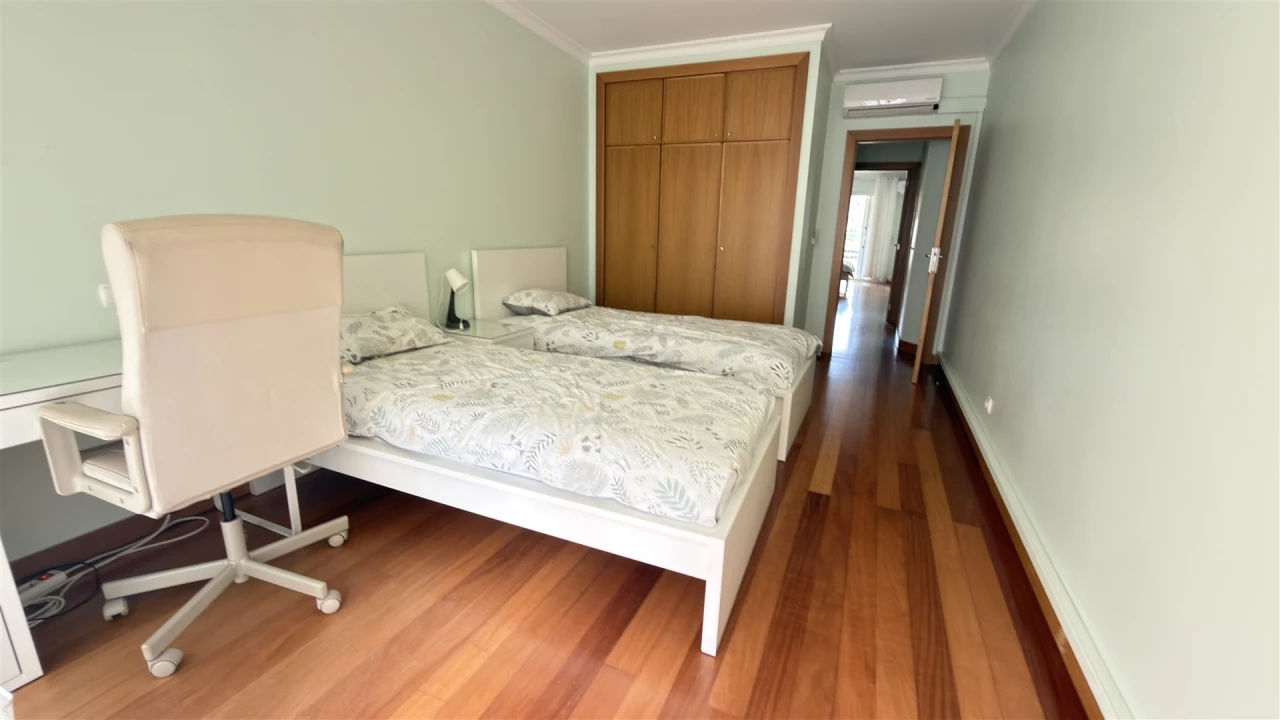 Apartamento T2 para Arrendamento em São Martinho Foto 8