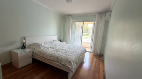 Apartamento T2 para Arrendamento em São Martinho