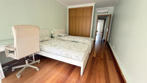 Apartamento T2 para Arrendamento em São Martinho