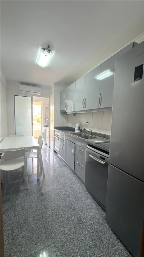 Apartamento T2 para Arrendamento em São Martinho