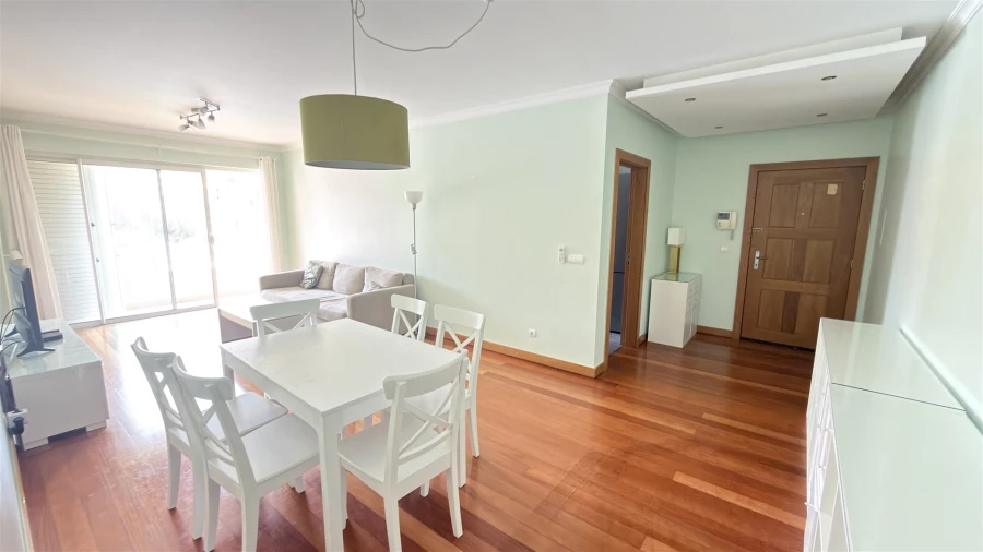 Apartamento T2 para Arrendamento em São Martinho Foto 11