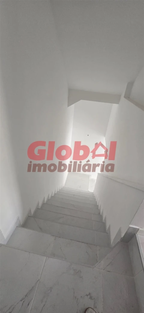 Apartamento T1 para Venda em Nelas