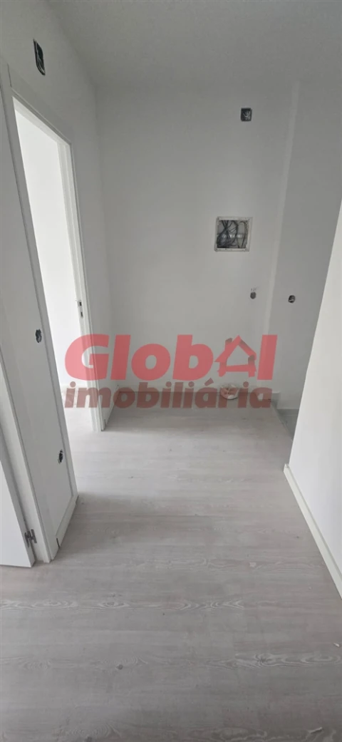 Apartamento T1 para Venda em Nelas