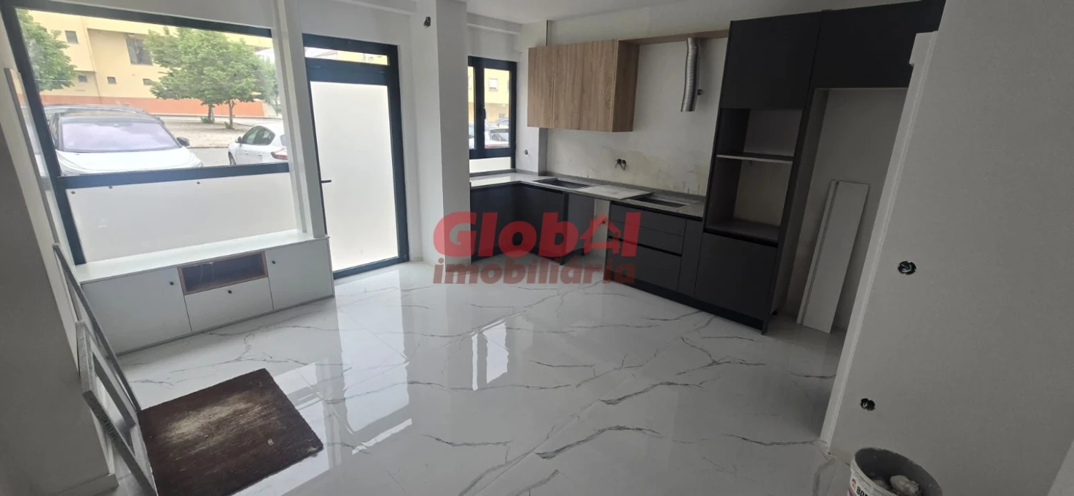 Apartamento T1 para Venda em Nelas Foto 1