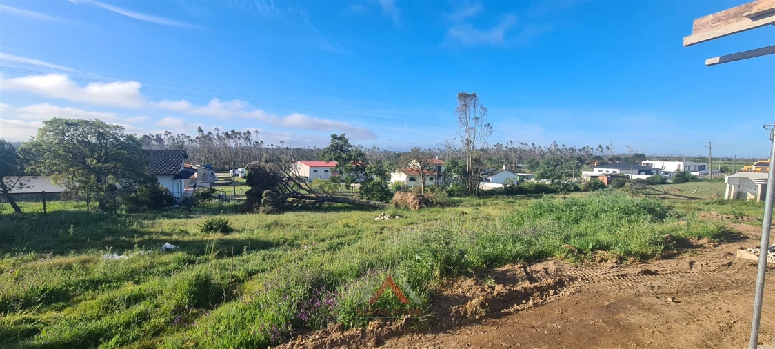 Moradia T4 para Venda em Amor Foto 5