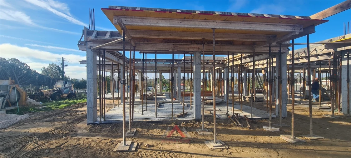 Moradia T4 para Venda em Amor Foto 2