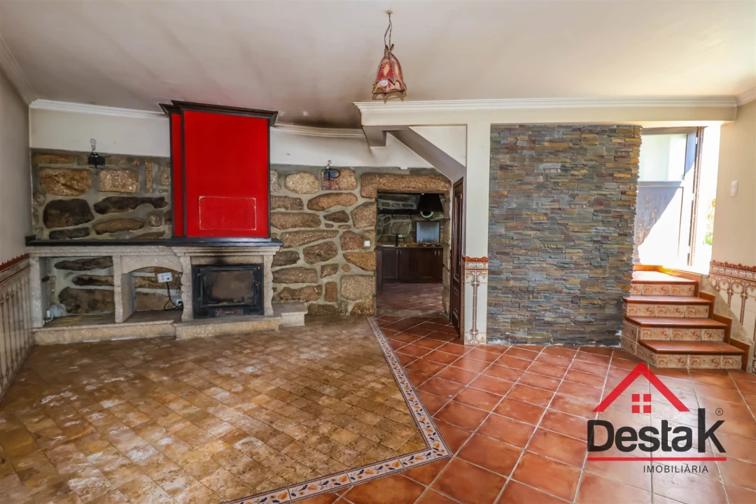 Moradia T3 para Venda em Oliveira do Conde Foto 1