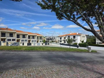 Terreno para Venda em São João de Lourosa