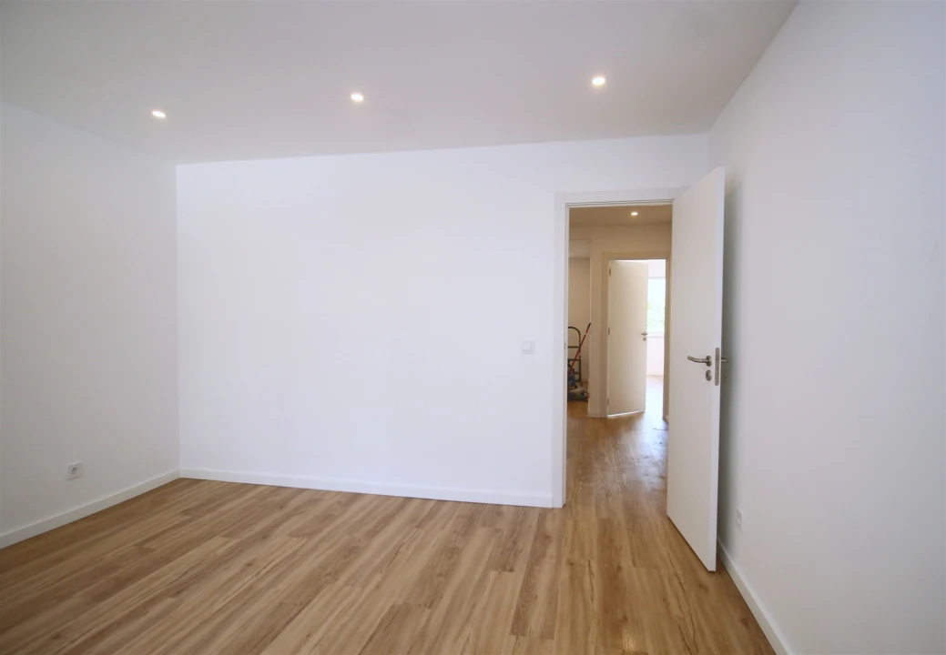 Apartamento T2 para Venda em Algueirão-Mem Martins Foto 13