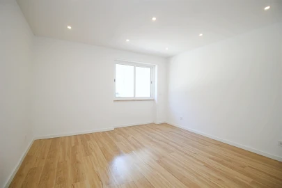 Apartamento T2 para Venda em Algueirão-Mem Martins