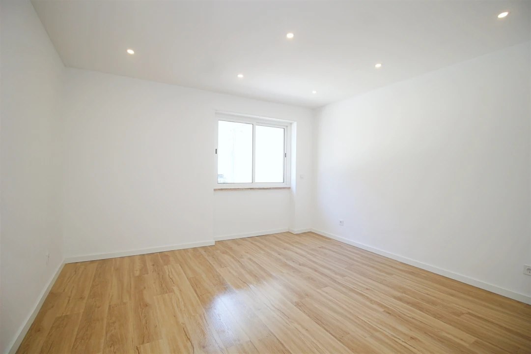 Apartamento T2 para Venda em Algueirão-Mem Martins Foto 11