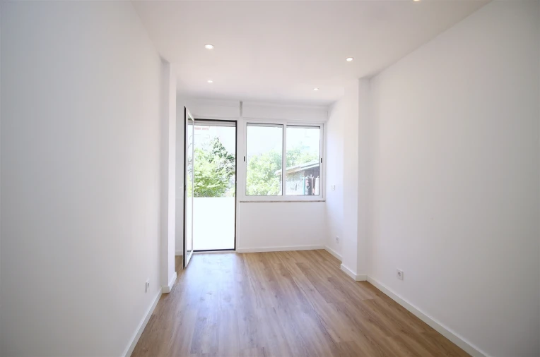 Apartamento T2 para Venda em Algueirão-Mem Martins Foto 14