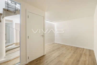 Apartamento T2 para Venda em Oliveira (Santa Maria)