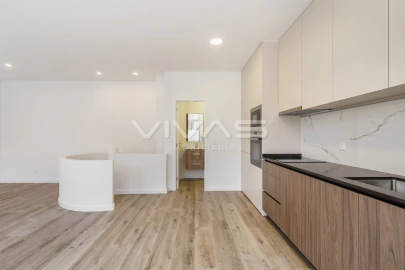 Apartamento T2 para Venda em Oliveira (Santa Maria)