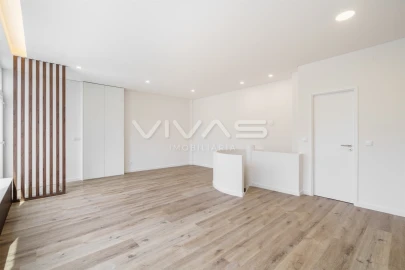 Apartamento T2 para Venda em Oliveira (Santa Maria)