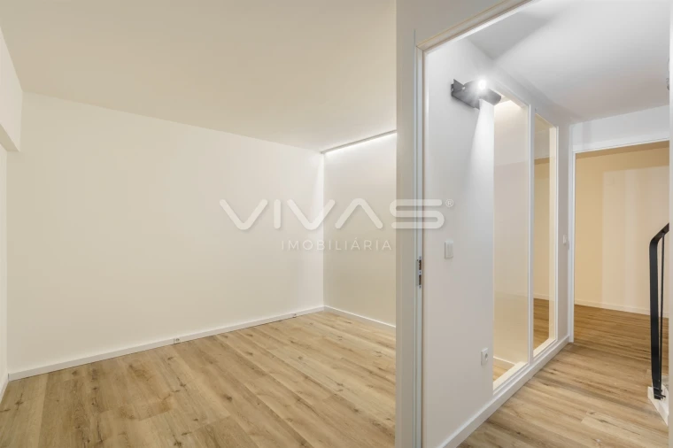 Apartamento T2 para Venda em Oliveira (Santa Maria) Foto 15