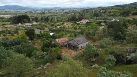 Quinta T3 para Venda em Ferro