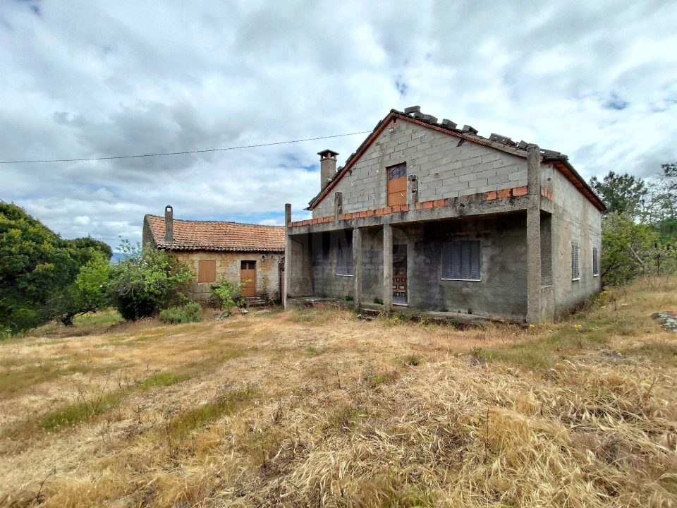 Quinta T3 para Venda em Ferro Foto 1