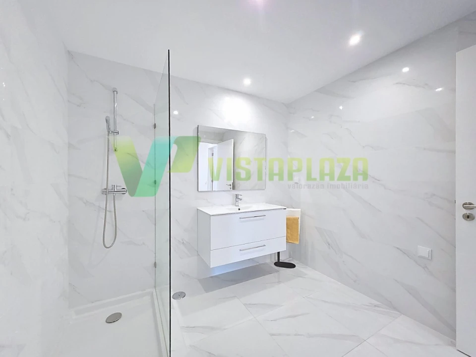 Apartamento T4 para Venda em Portimão Foto 22