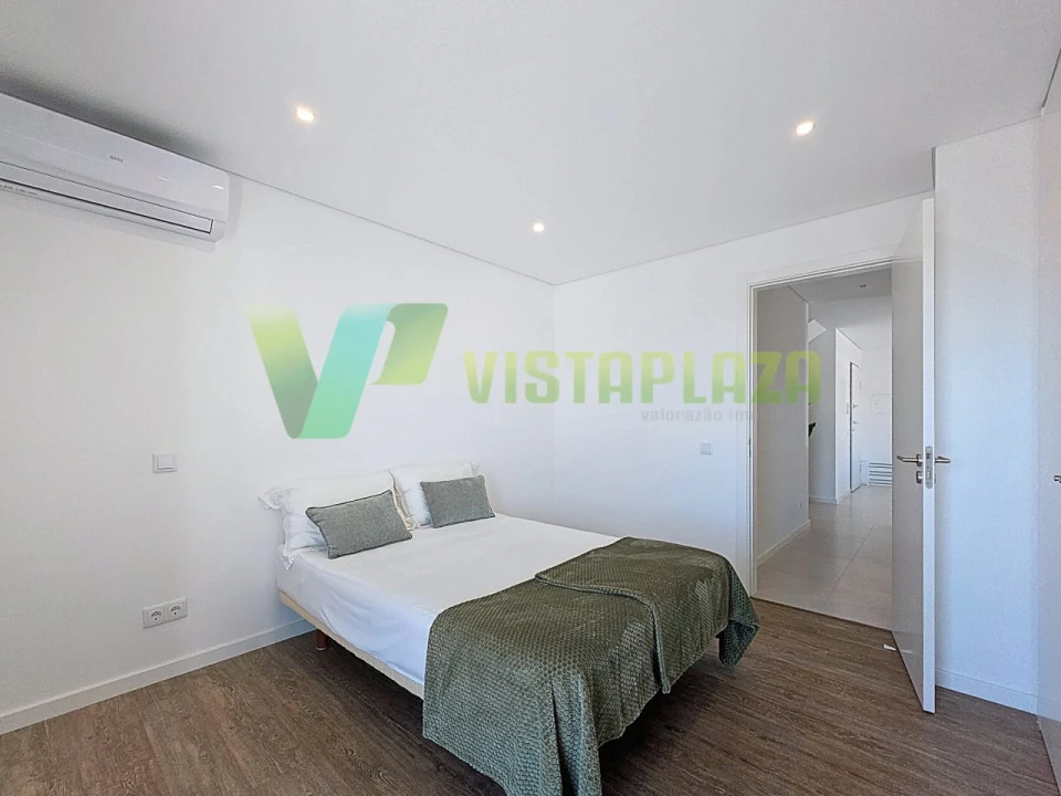Apartamento T4 para Venda em Portimão Foto 21