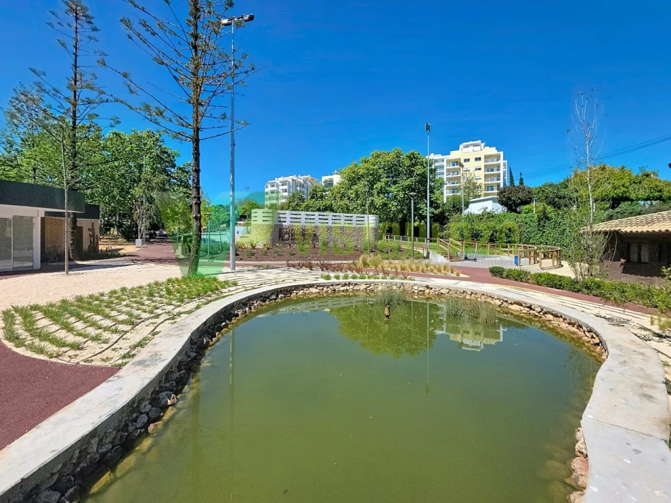 Apartamento T4 para Venda em Portimão Foto 52